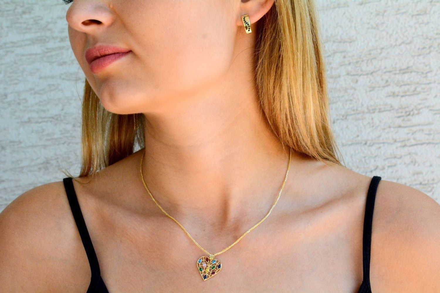 Złota zawieszka 375 serduszko z kolorowymi cyrkoniami ZA 6189A 375.jpg